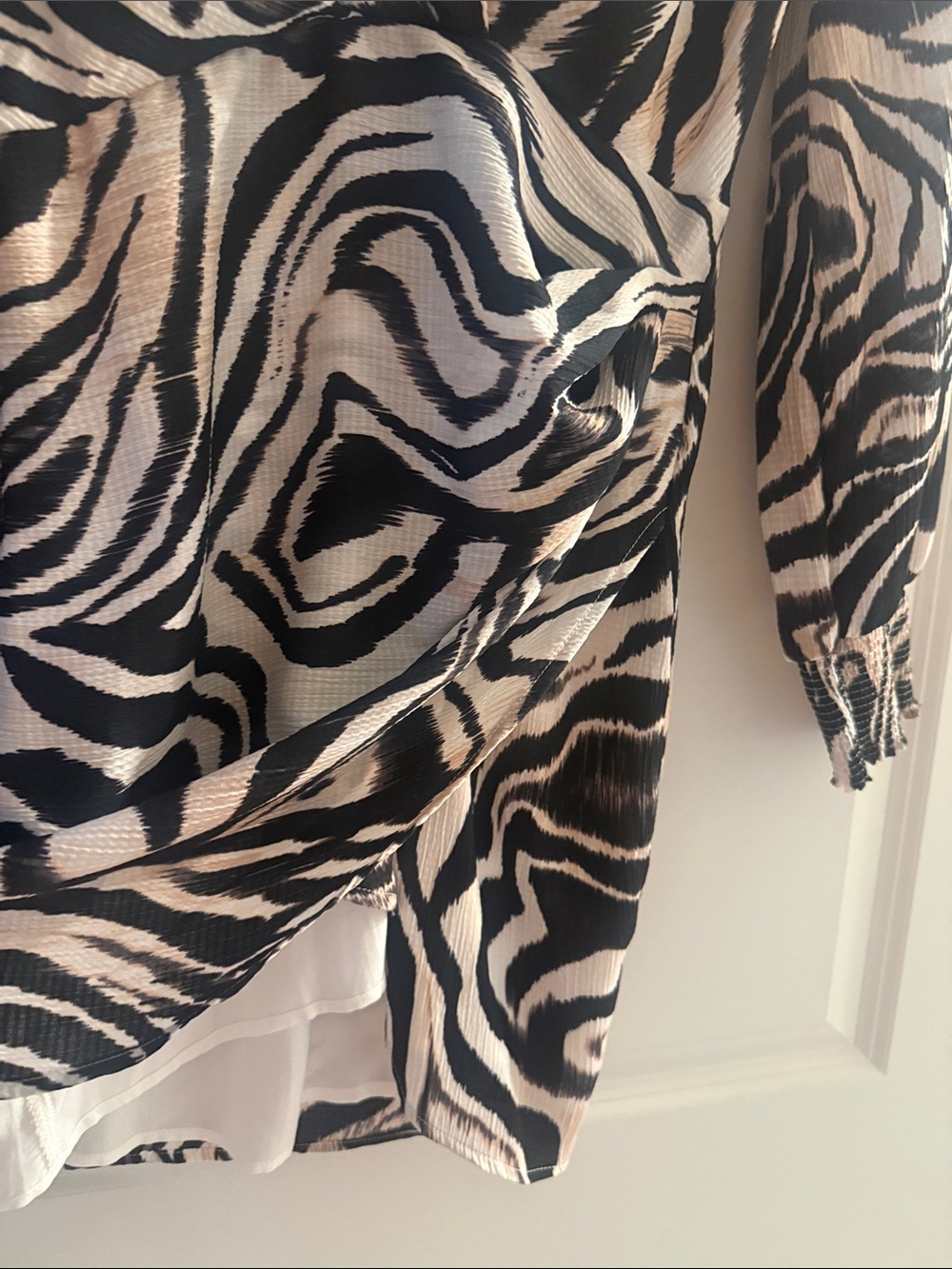 Anthropologie graphic mini dress - Picture 9 of 10